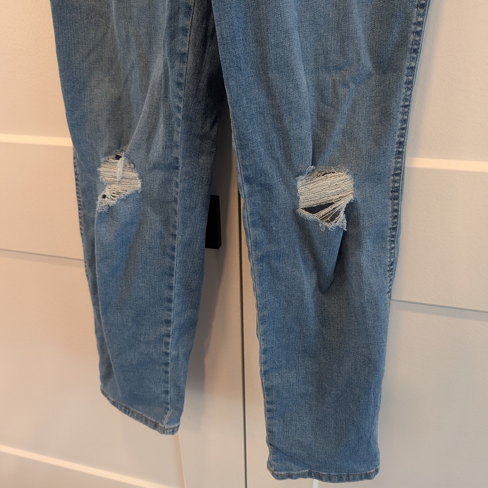 CELEBRITY PINK Women's Distressed Blue Denim Bib Overalls Size Small - Picture 4 of 14